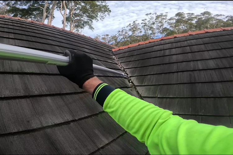 gutter cleaning service around Narooma